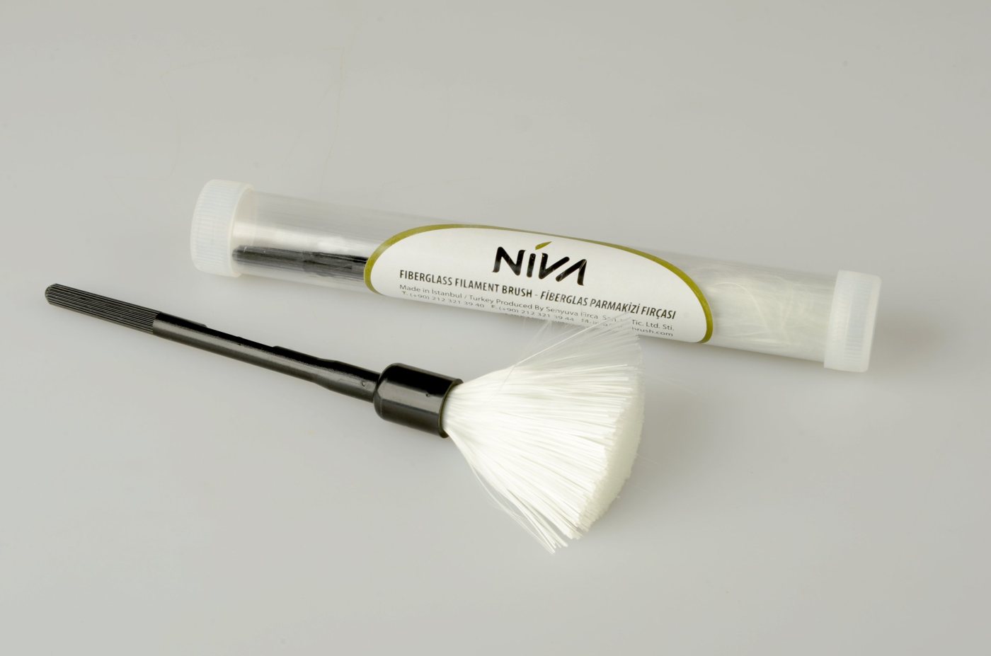 Fibreglass fingerprint brush with reusable storage tube